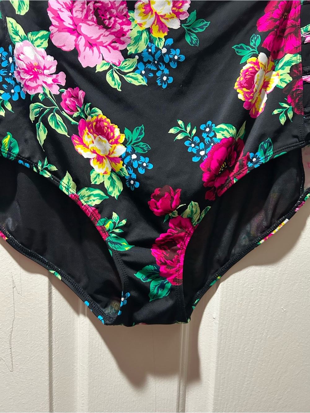 Torrid High Rise Lattice Side Black Floral Bikini Bottoms Size 3X - Picture 3 of 9